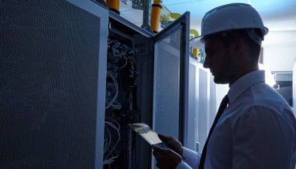 10 ERRORES EN LA GESTIÓN DE DATA CENTER | Camila Valadez